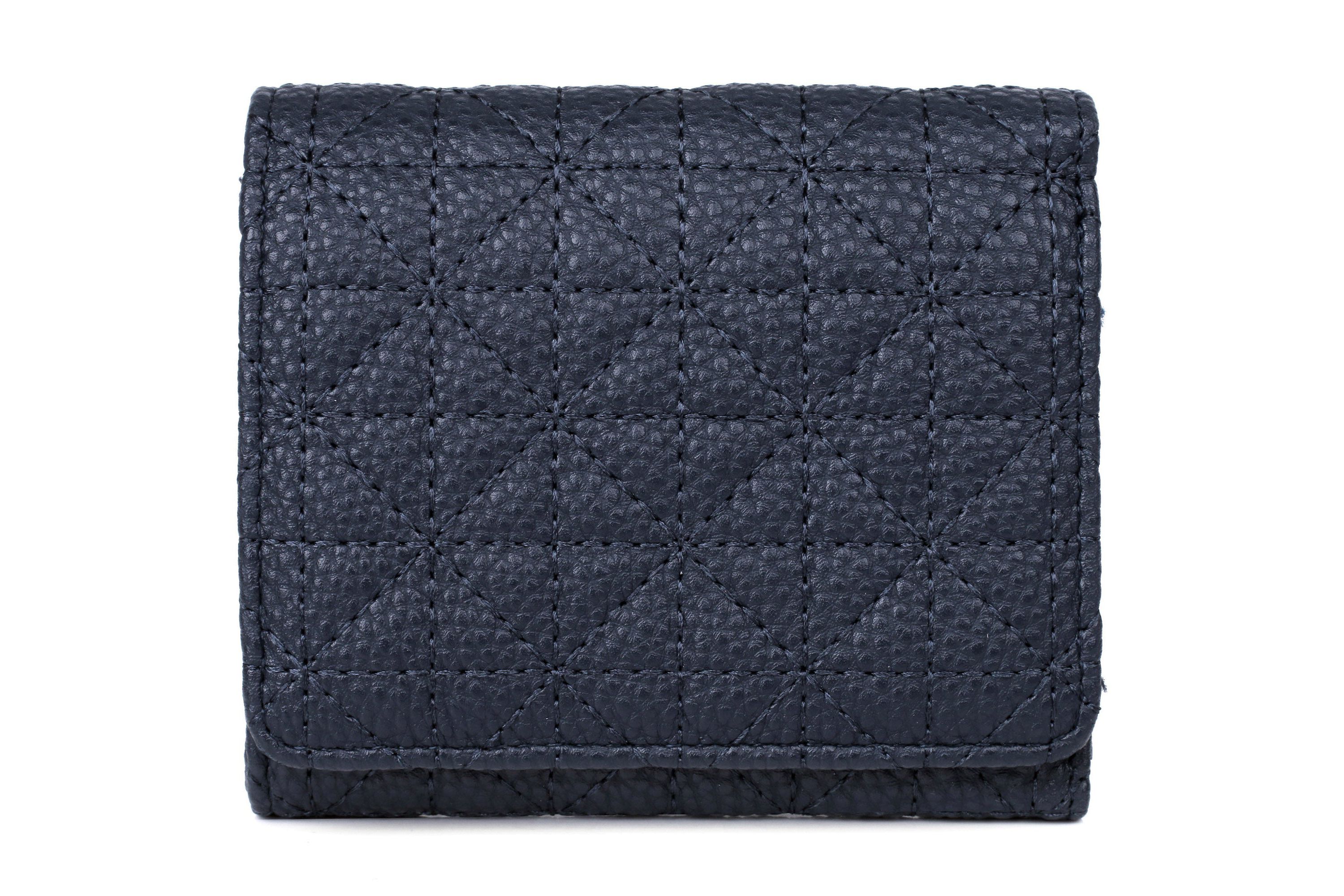 Double Diamond Quilt Vegan Leather Medium Trifold