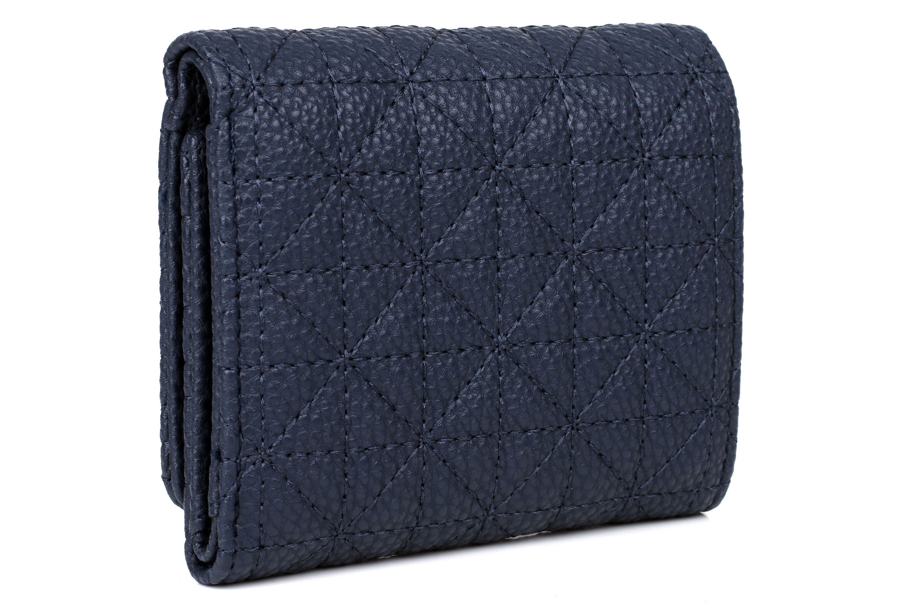 Double Diamond Quilt Vegan Leather Medium Trifold
