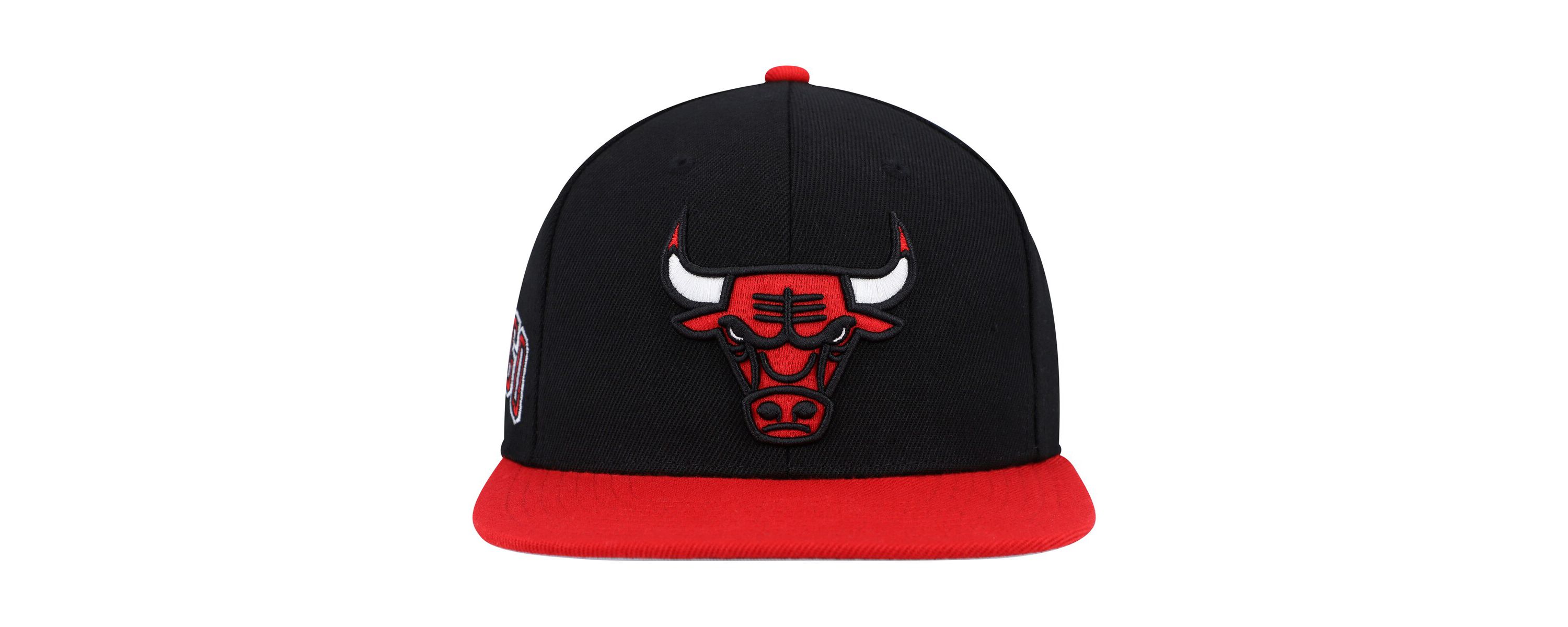 NBA Black/Red Chicago Bulls Side Core 2.0 Snapback Hat