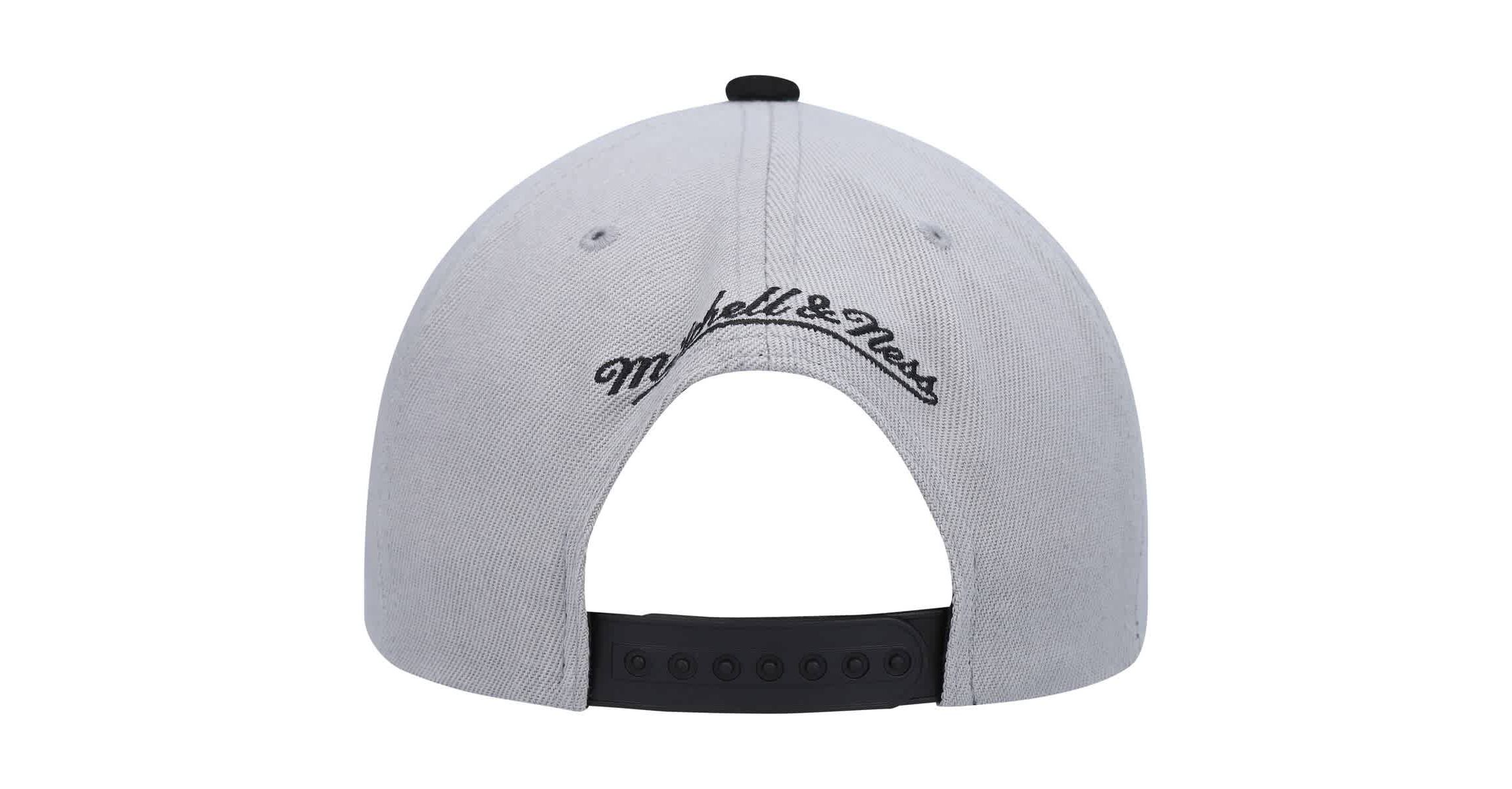 NBA Gray/Black San Antonio Spurs Side Core 2.0 Snapback Hat