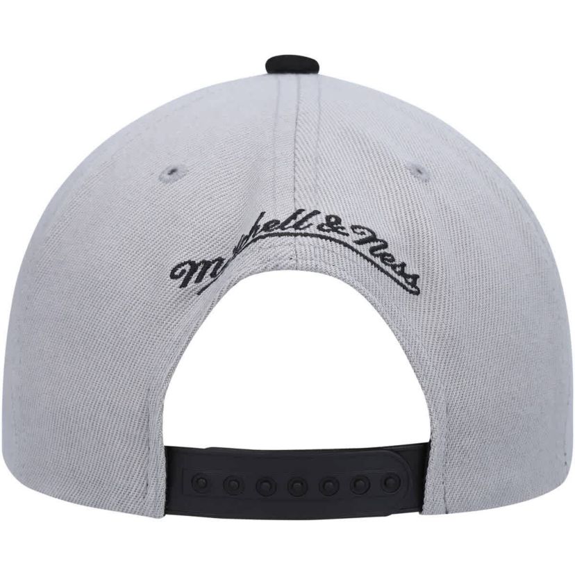 NBA Gray/Black San Antonio Spurs Side Core 2.0 Snapback Hat
