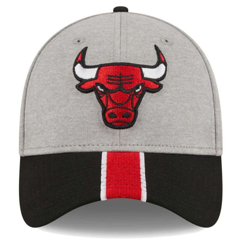 NBA Gray/Black Chicago Bulls Striped 39THIRTY Flex Hat