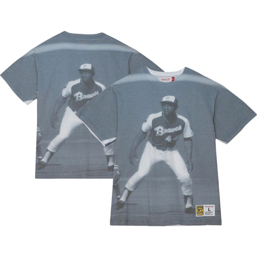 MLB Hank Aaron Atlanta Braves Cooperstown Collection Highlight Sublimated Player Graphic T-Shirt