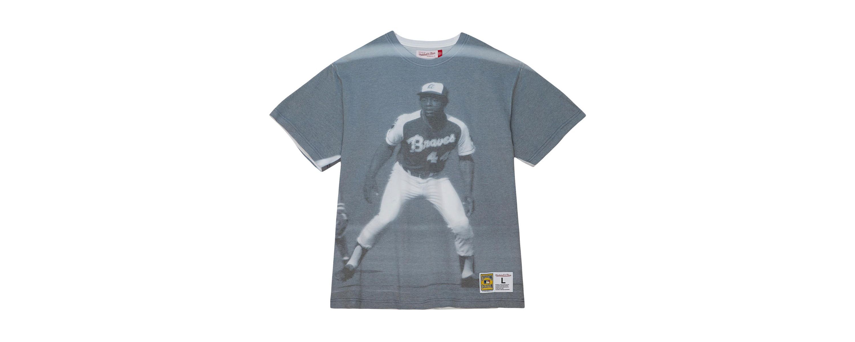 MLB Hank Aaron Atlanta Braves Cooperstown Collection Highlight Sublimated Player Graphic T-Shirt