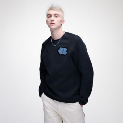 Men's NCAA Nike North Carolina Tar Heels Tech Fleece Raglan Sweatshirt
