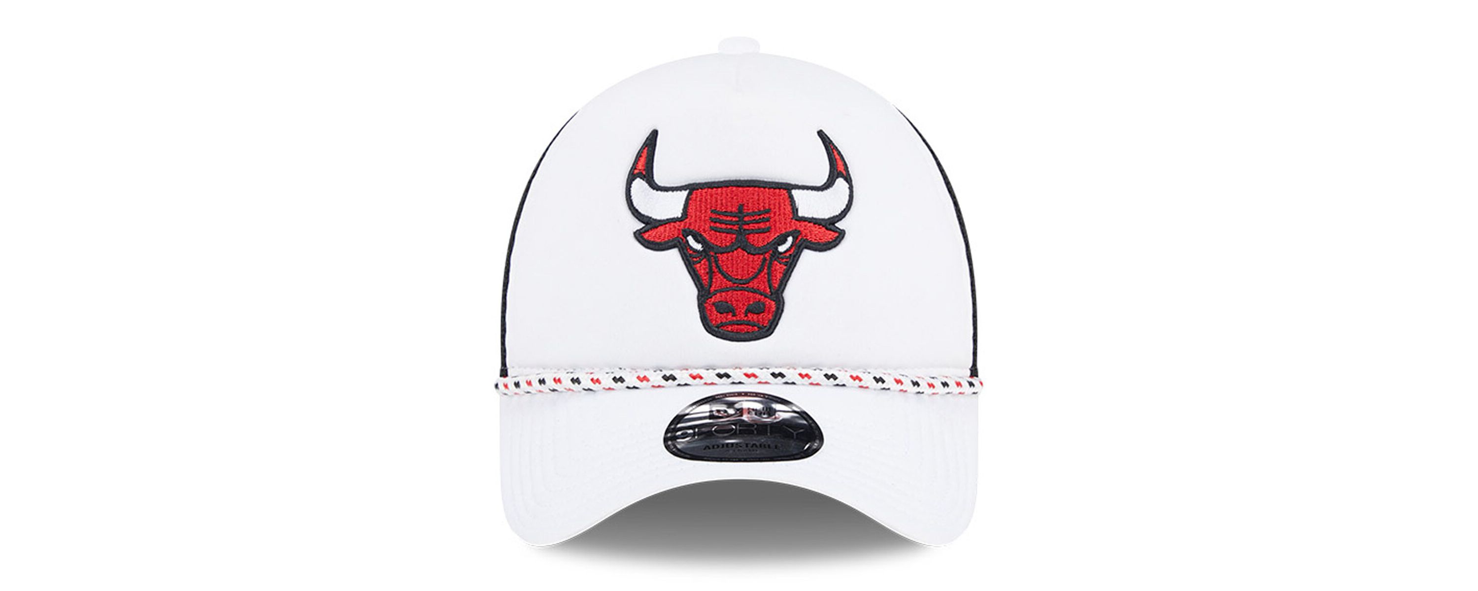 NBA White/Black Chicago Bulls Court Sport Foam A-Frame 9FORTY Adjustable Trucker Hat