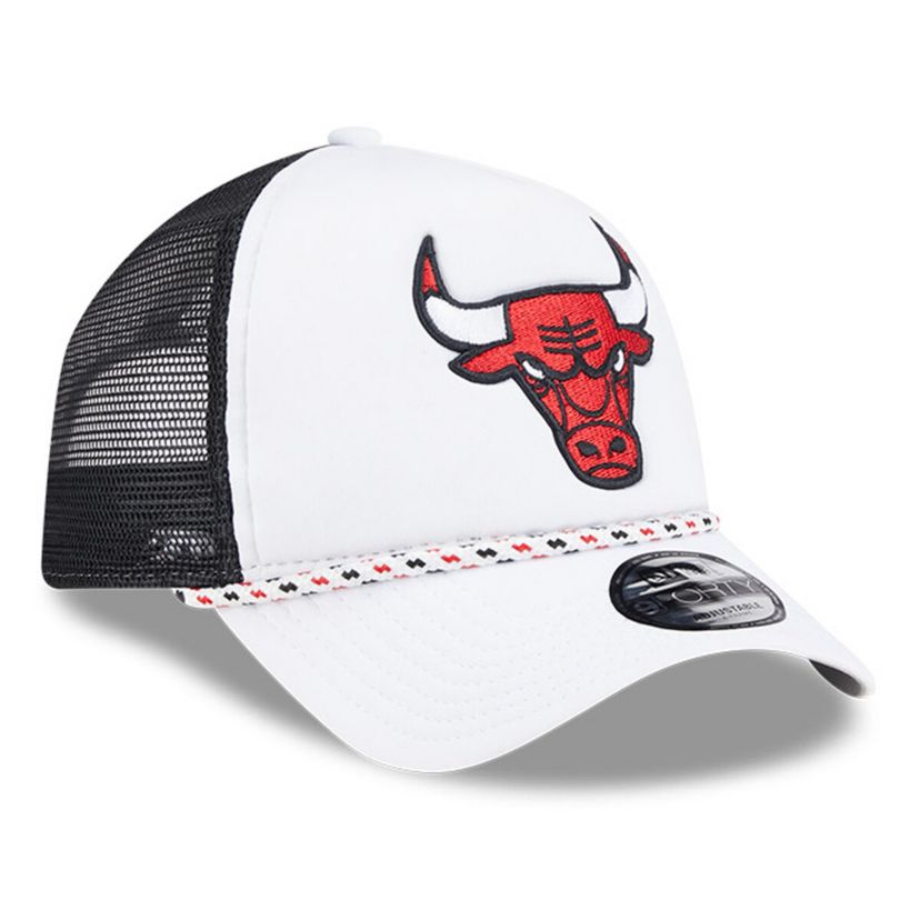 NBA White/Black Chicago Bulls Court Sport Foam A-Frame 9FORTY Adjustable Trucker Hat