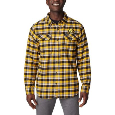 Columbia Men's NCAA Iowa Hawkeyes Flare Gun Flannel Long Sleeve Shirt, Gold, Small