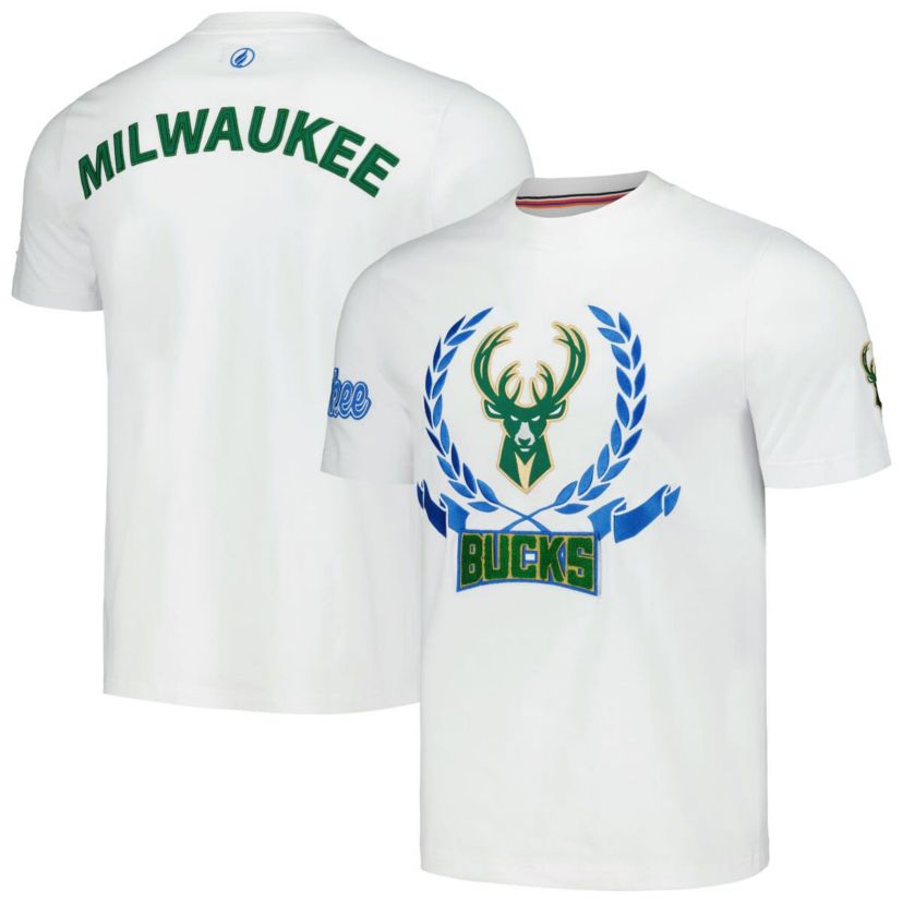 NBA Unisex Milwaukee Bucks Crest T-Shirt