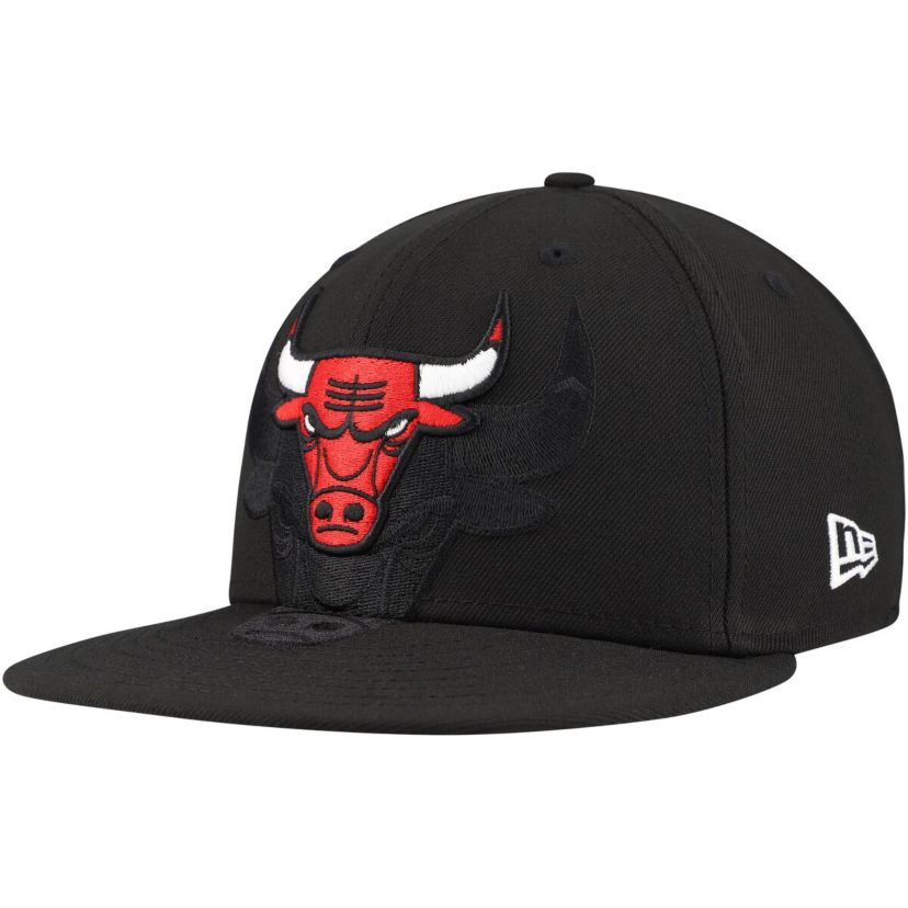 NBA Chicago Bulls Blackout Shadow Logo 59FIFTY Fitted Hat