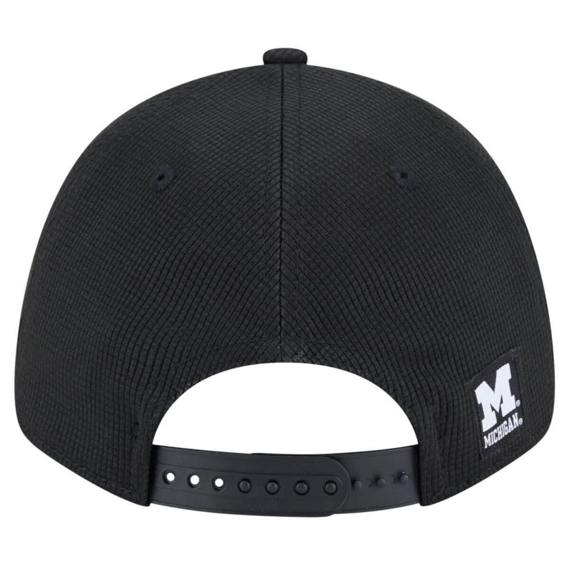 NCAA Michigan Wolverines Pivot 9FORTY Stretch-Snap Adjustable Hat