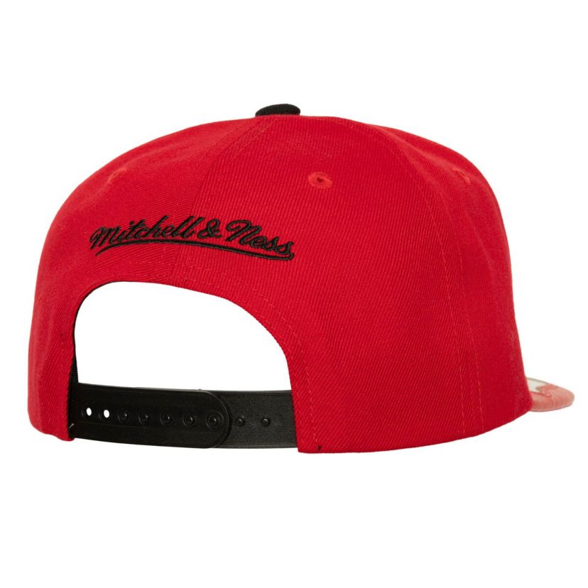 NHL White/Red Chicago Blackhawks Day One Snapback Hat