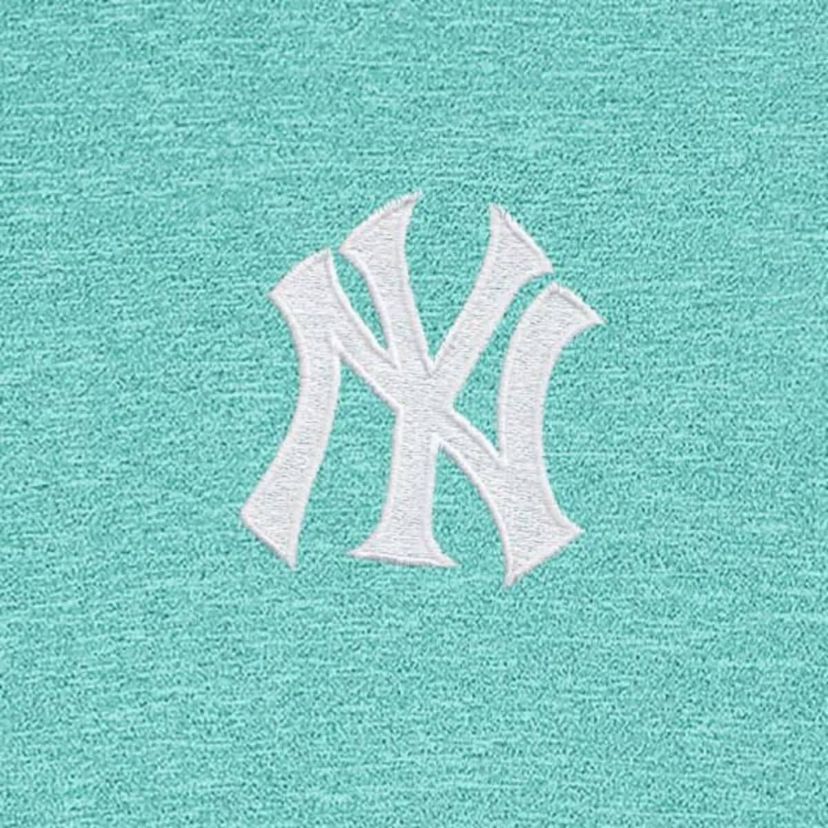 MLB New York Yankees Hunk Quarter-Zip Top