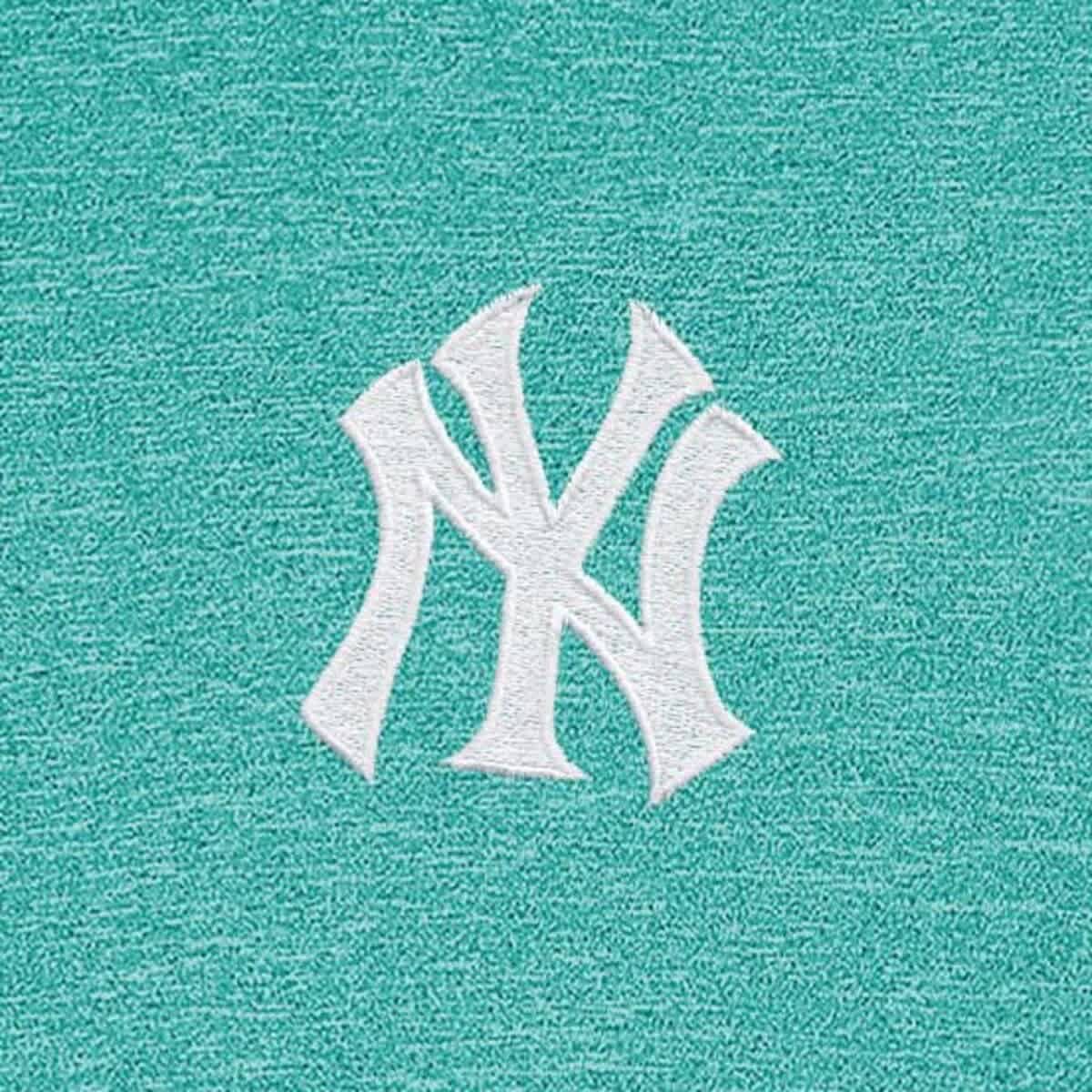 MLB New York Yankees Hunk Quarter-Zip Top