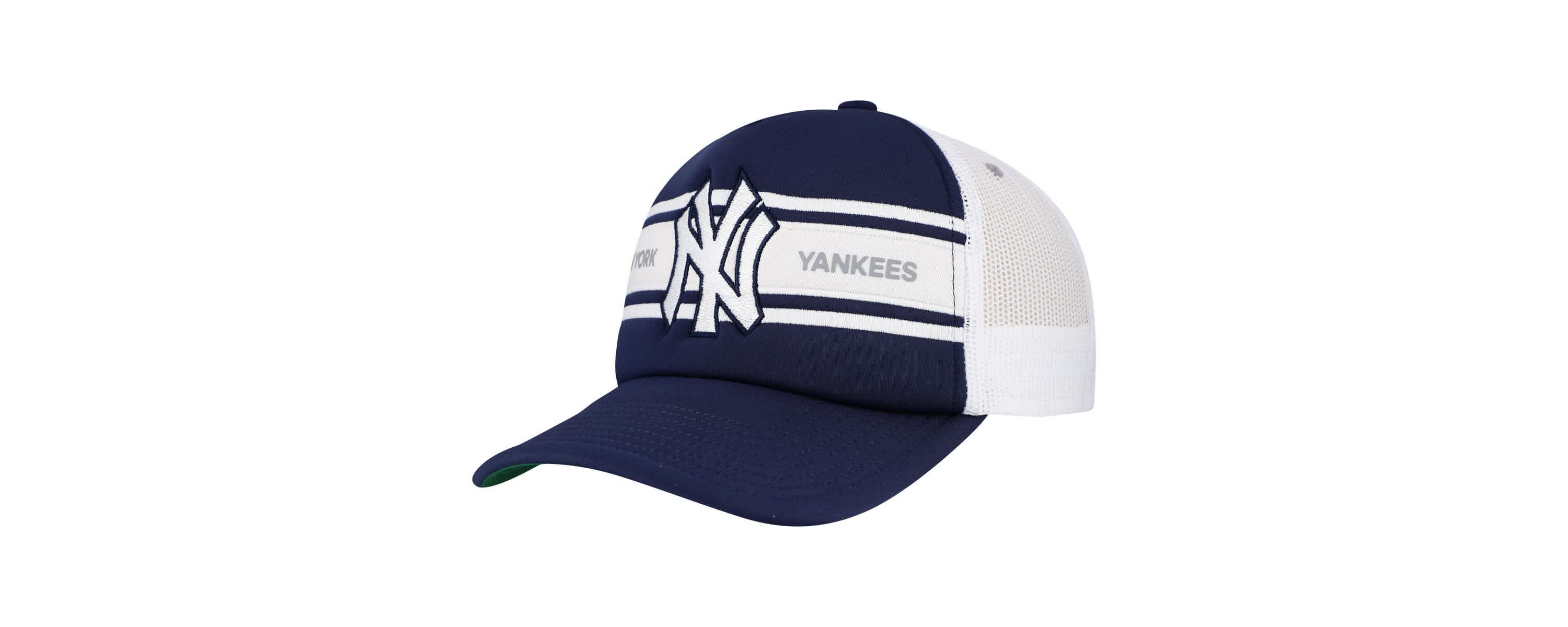 MLB New York Yankees Sideline Trucker Adjustable Hat