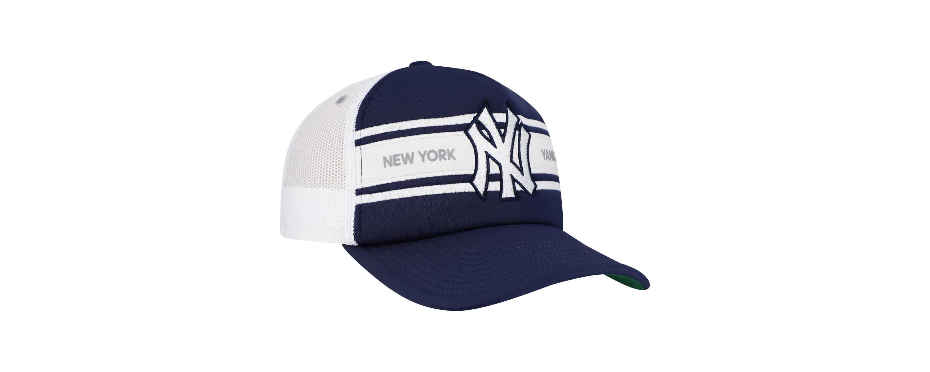MLB New York Yankees Sideline Trucker Adjustable Hat