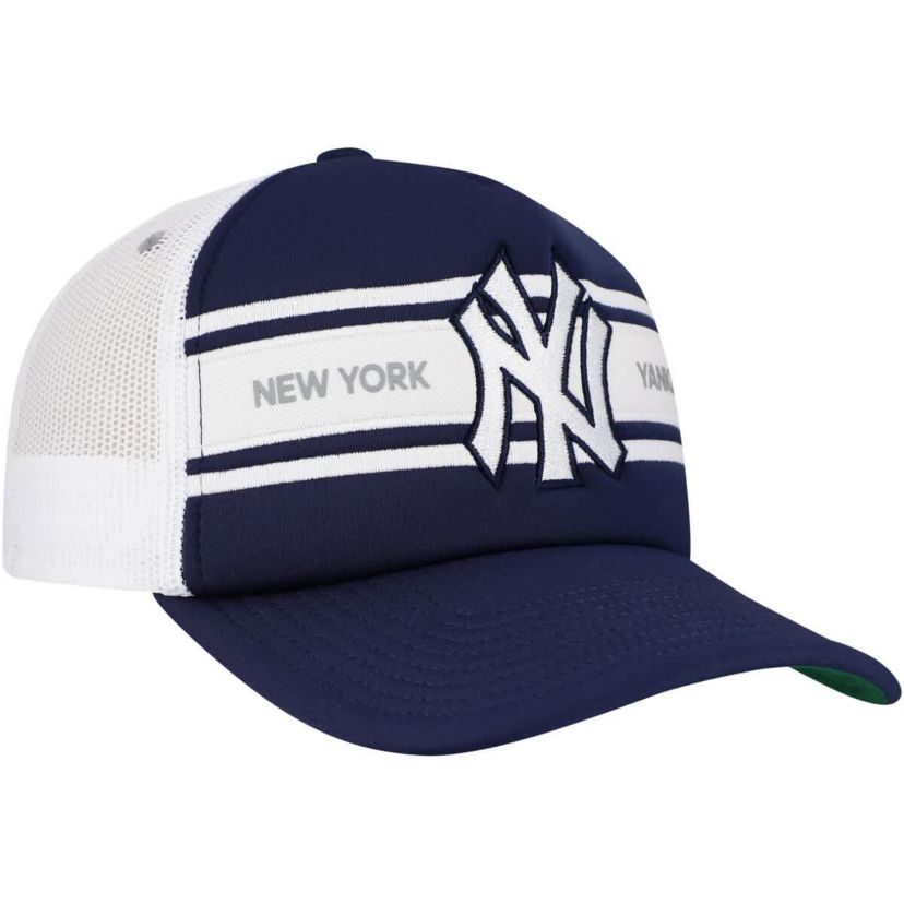 MLB New York Yankees Sideline Trucker Adjustable Hat