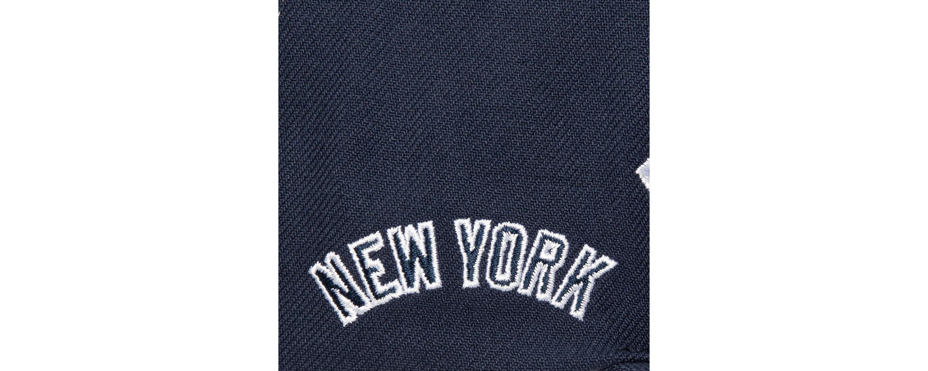 MLB New York Yankees Full Frontal Snapback Hat