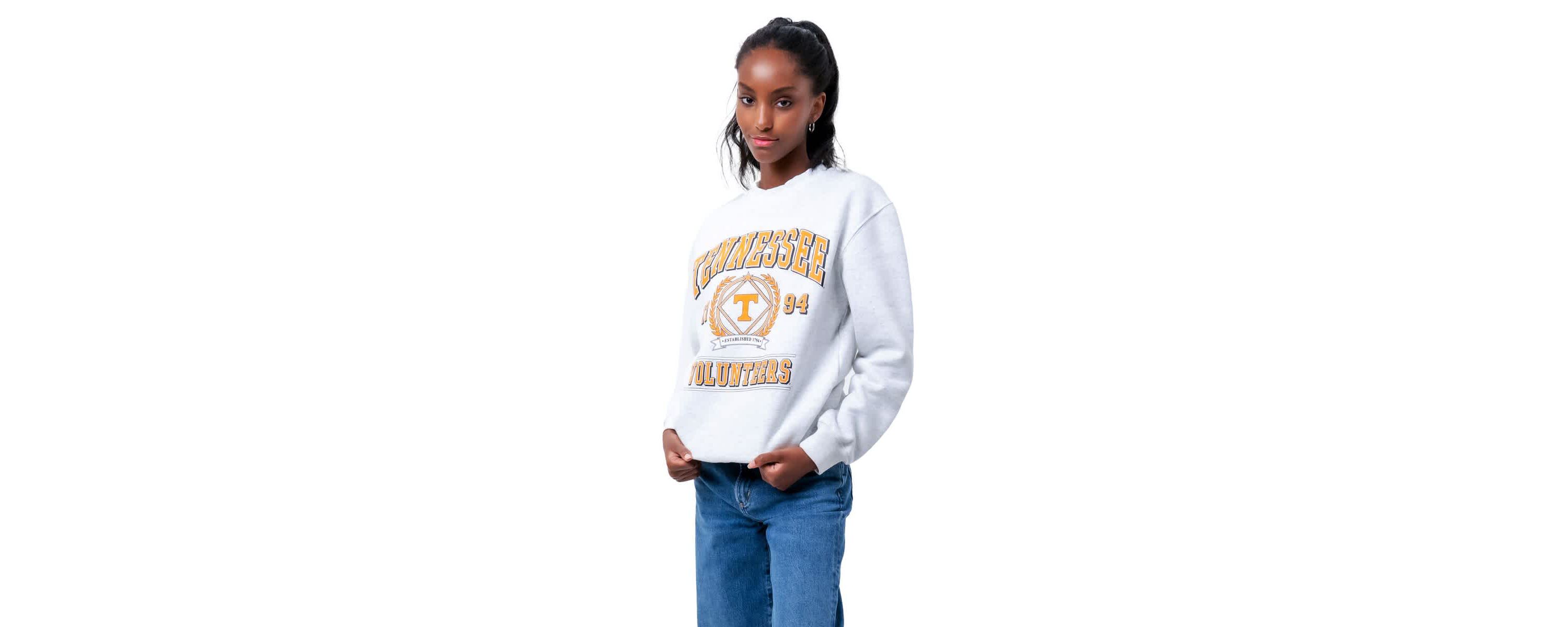 NCAA Unisex Tennessee Volunteers Vintage Crest Pullover Sweatshirt