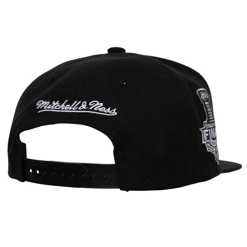 NHL Chicago Blackhawks Core Top Spot Snapback Hat