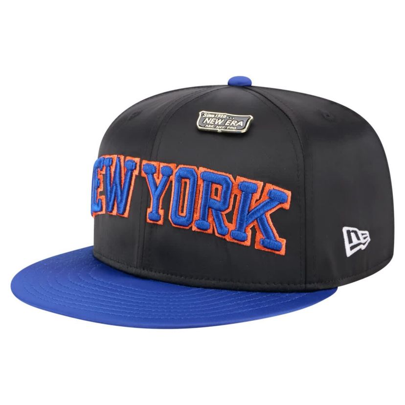 NBA Black/Blue New York Knicks Throwback Satin Vintage Pin Two-Tone 59FIFTY Fitted Hat