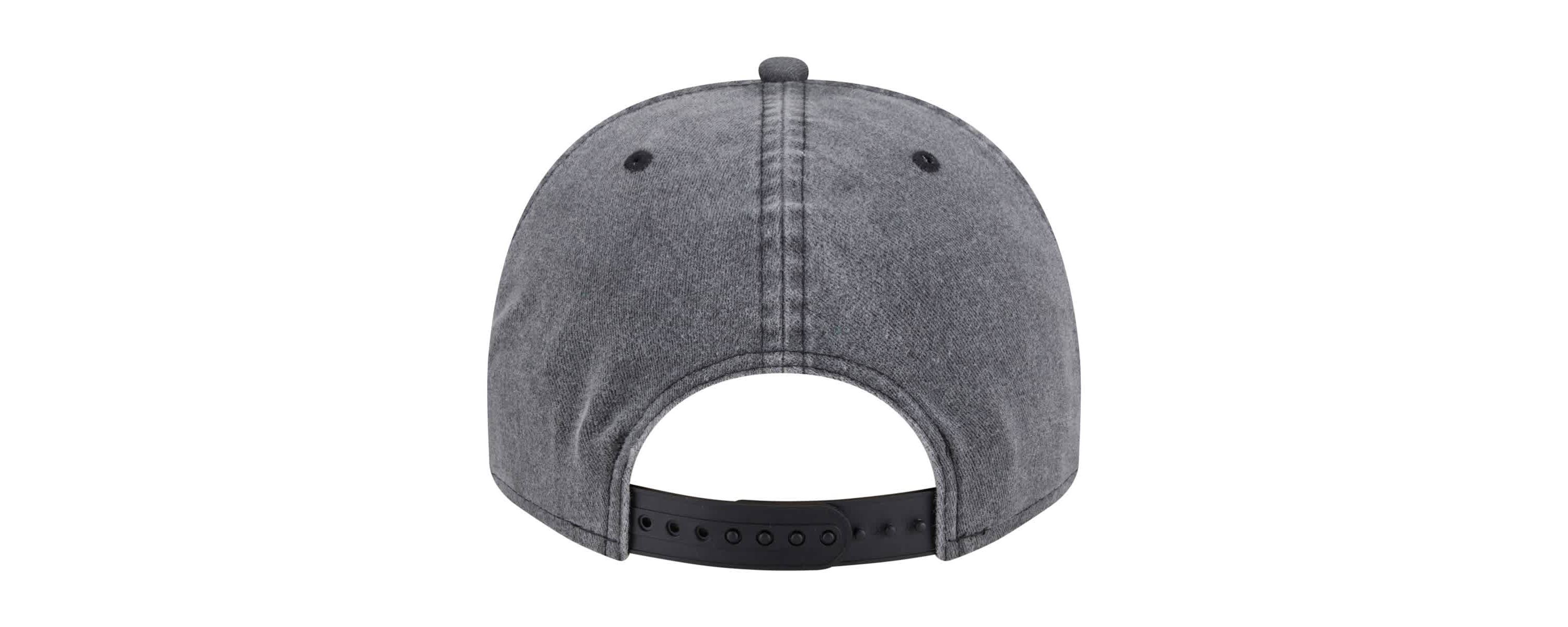 NBA New York Knicks Throwback Washed Pre-Curved 9FIFTY Snapback Hat