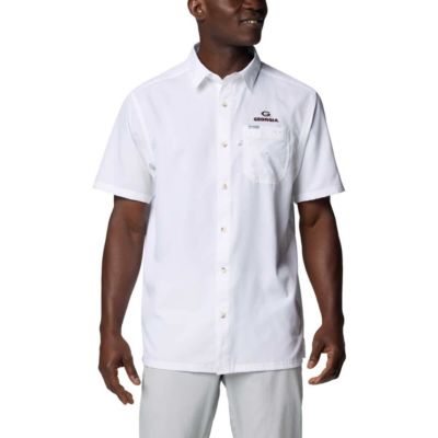 Columbia Men's NCAA Georgia Bulldogs PFG Slack Tideâ¢ Omni-Shadeâ¢ Button-Up Camp Shirt, White, Large