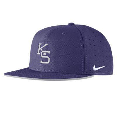 Men's NCAA Nike Kansas State Wildcats 2025 On-Field True Performance Baseball Fitted Hat, Purple, 7 1/2