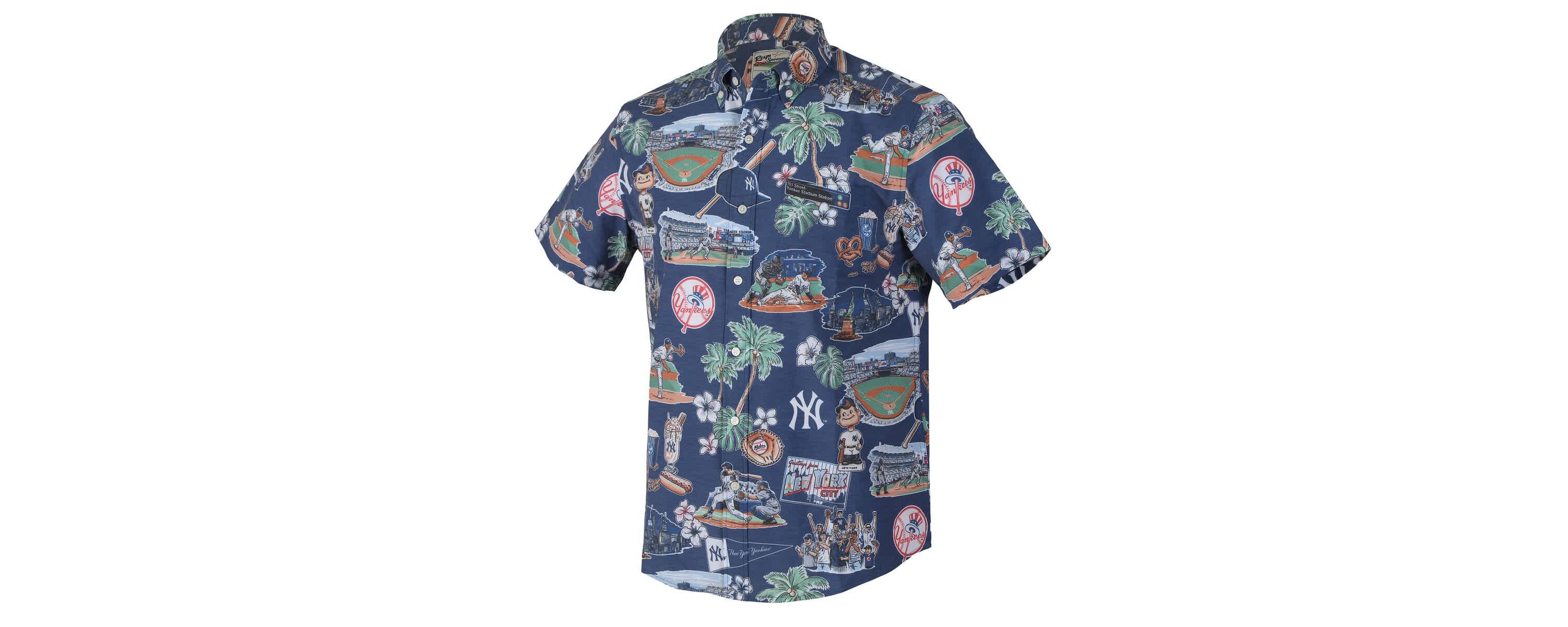 MLB New York Yankees Scenic Tri-Blend Button-Down Shirt