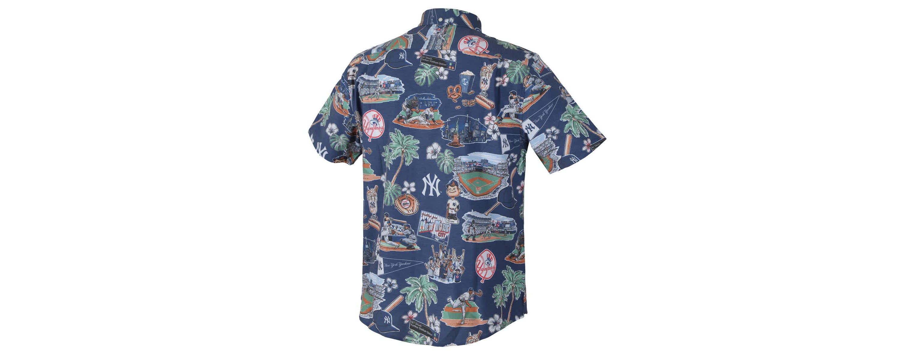 MLB New York Yankees Scenic Tri-Blend Button-Down Shirt