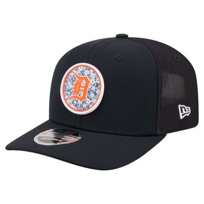 New Era Men's MLB Detroit Tigers Floral Patch 9SEVENTY Adjustable Hat, Navy Blue
