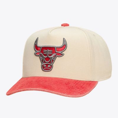 Mitchell & Ness NBA Unisex Cream/Red Chicago Bulls Faded Pro Snapback Hat