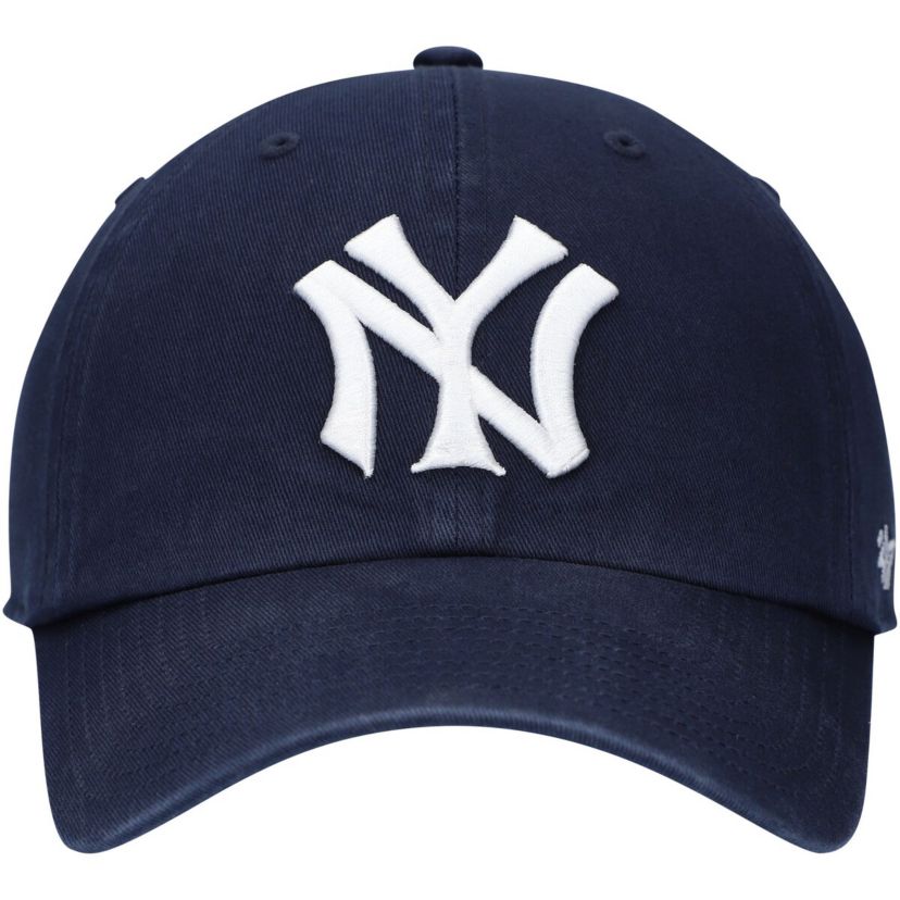 MLB New York Yankees Logo Cooperstown Collection Clean Up Adjustable Hat