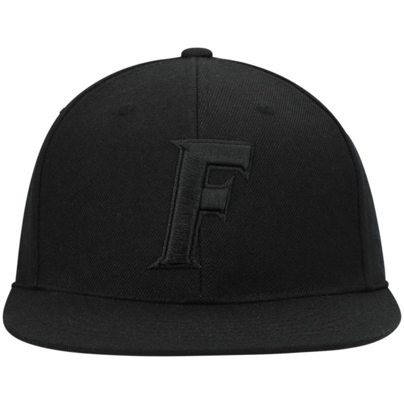 NCAA Florida Gators On Fitted Hat