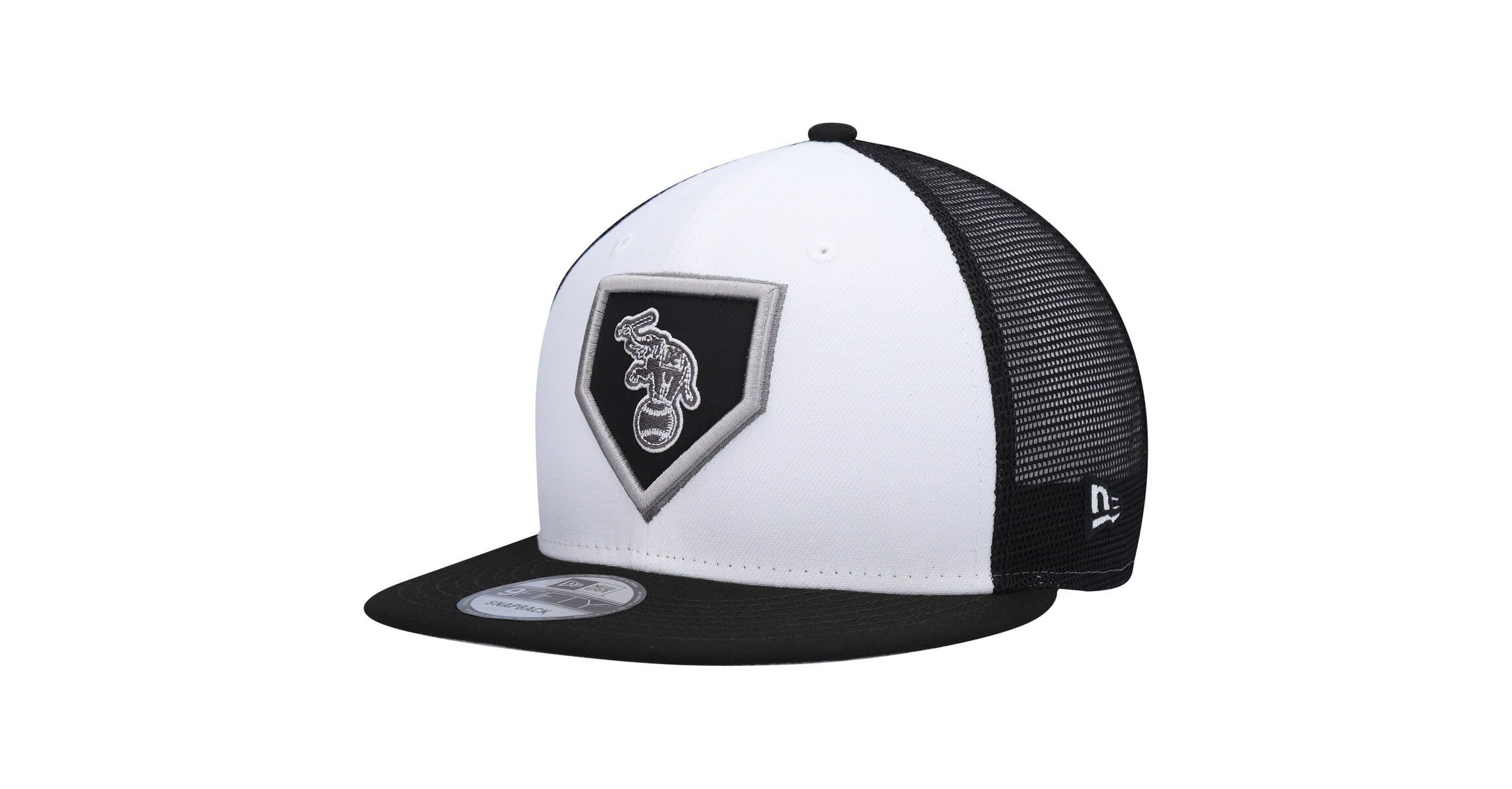 Cooperstown Teams White/Black Oakland Athletics 2022 Clubhouse Trucker 9FIFTY Snapback Hat