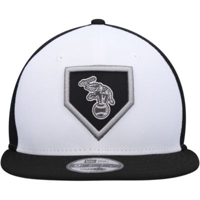 MLB White/Black Oakland Athletics 2022 Clubhouse Trucker 9FIFTY Snapback Hat