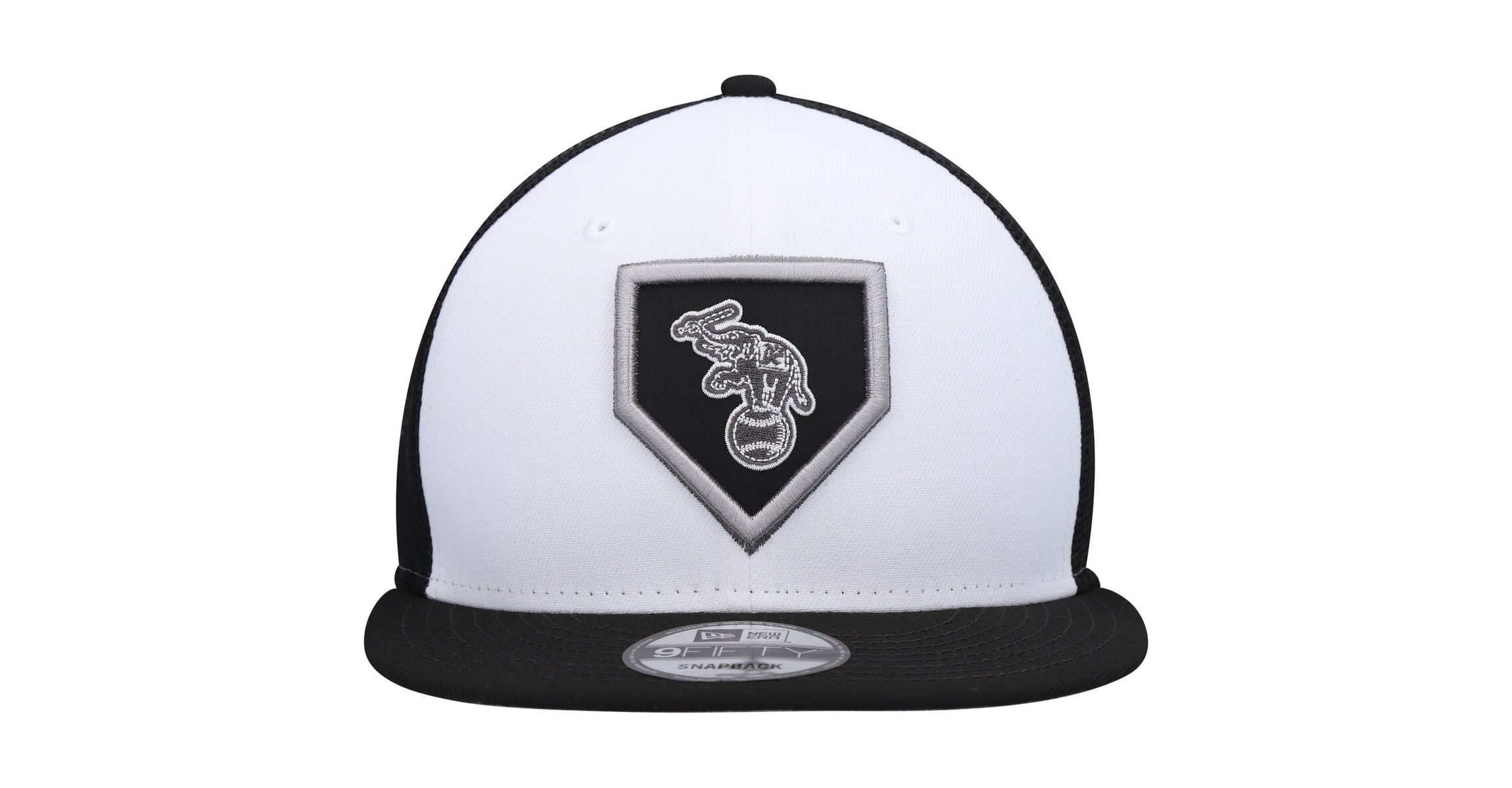 Cooperstown Teams White/Black Oakland Athletics 2022 Clubhouse Trucker 9FIFTY Snapback Hat