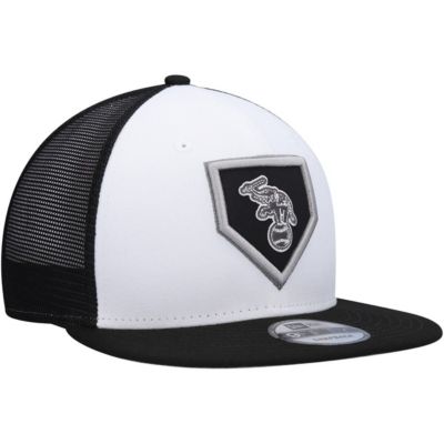 MLB White/Black Oakland Athletics 2022 Clubhouse Trucker 9FIFTY Snapback Hat