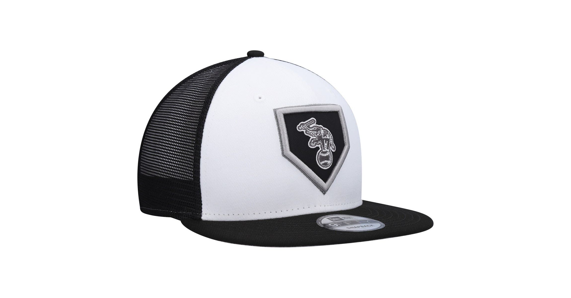 Cooperstown Teams White/Black Oakland Athletics 2022 Clubhouse Trucker 9FIFTY Snapback Hat