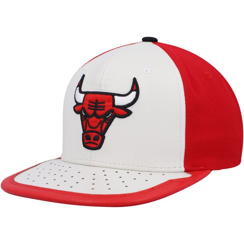 NBA White/Red Chicago Bulls Day One Snapback Hat
