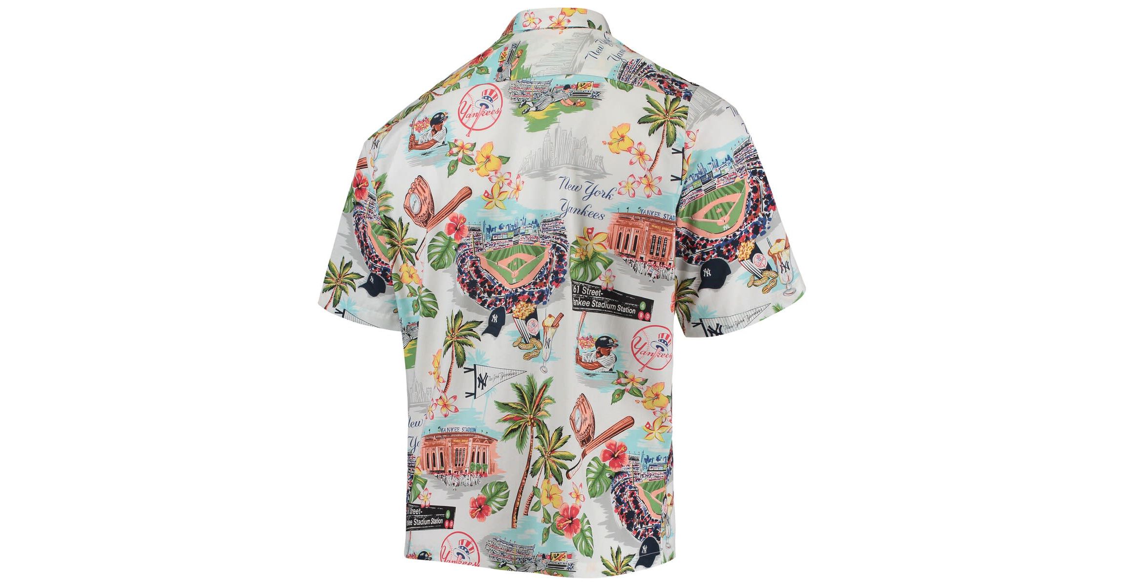 MLB New York Yankees Scenic Button-Up Shirt