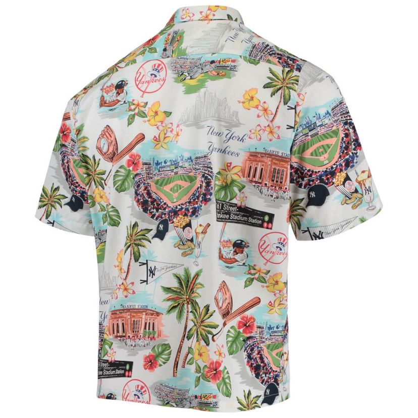 MLB New York Yankees Scenic Button-Up Shirt
