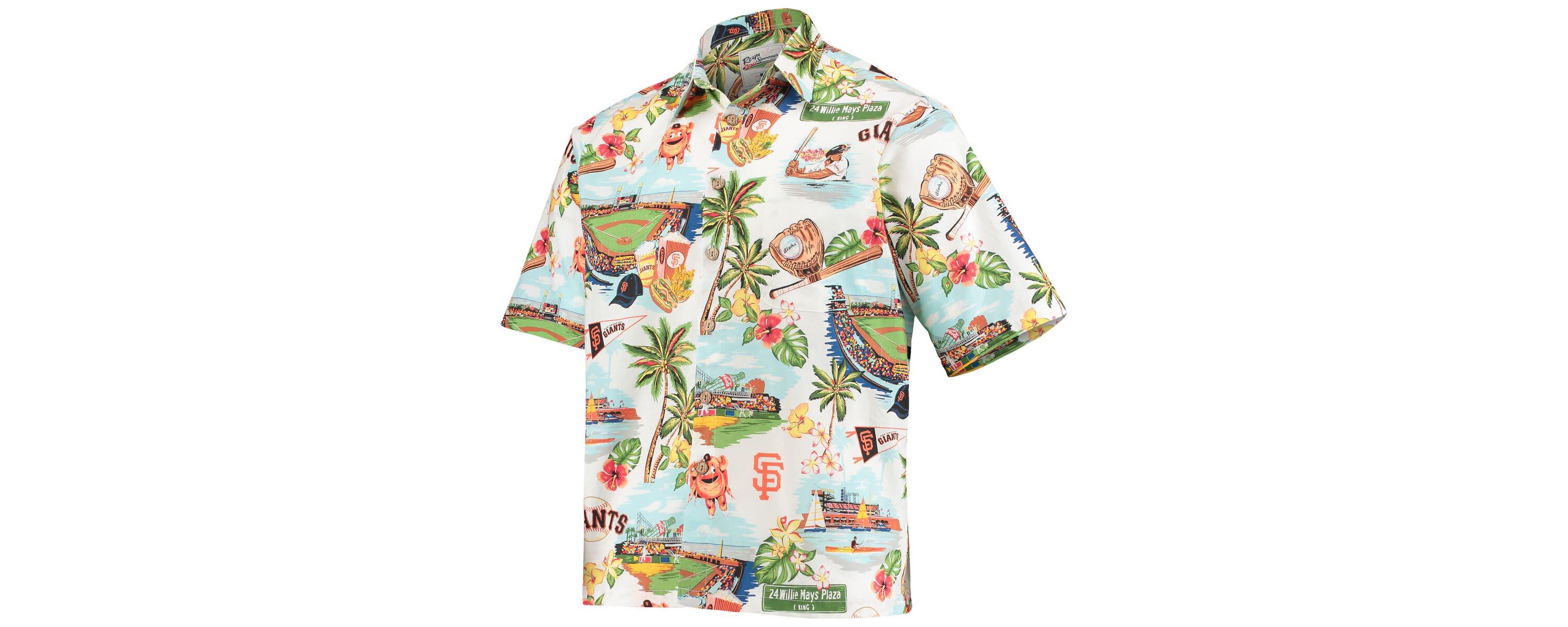 MLB San Francisco Giants Scenic Button-Up Shirt