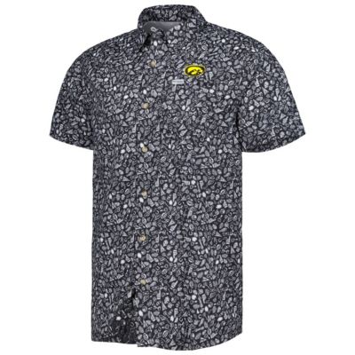 NCAA Iowa Hawkeyes Super Slack Tide Omni-Shade Team Button-Up Shirt