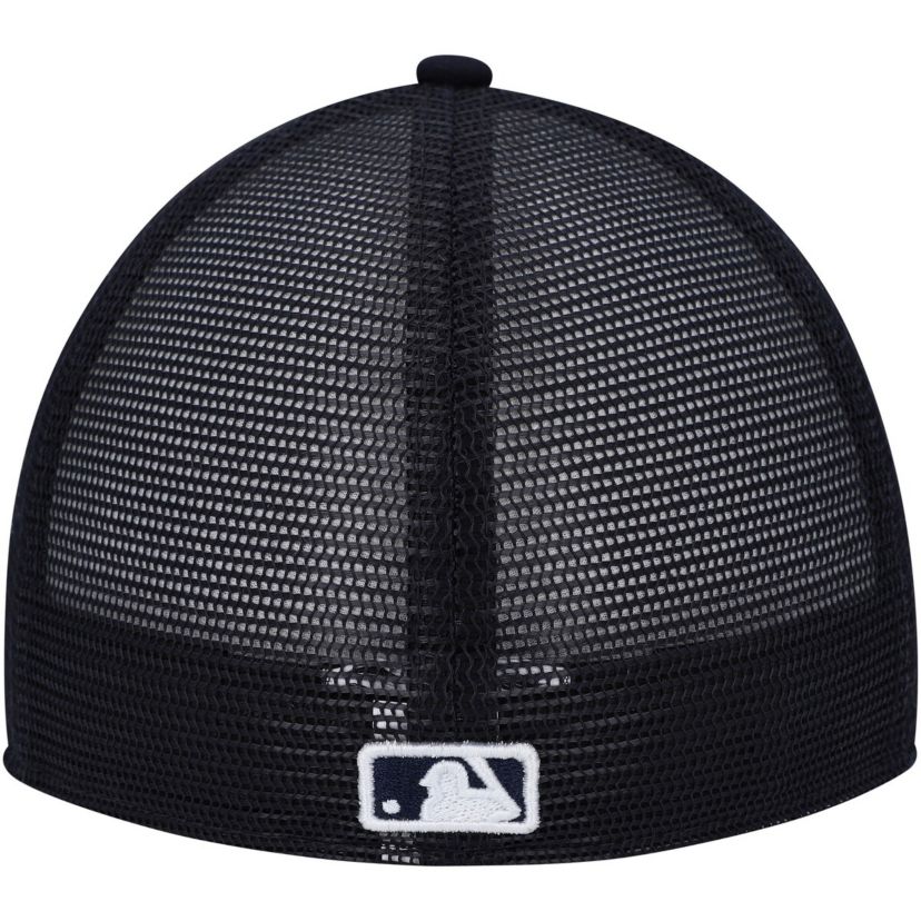 MLB White/Navy Cleveland Guardians 2023 On-Field Batting Practice Low 59FIFTY Fitted Hat