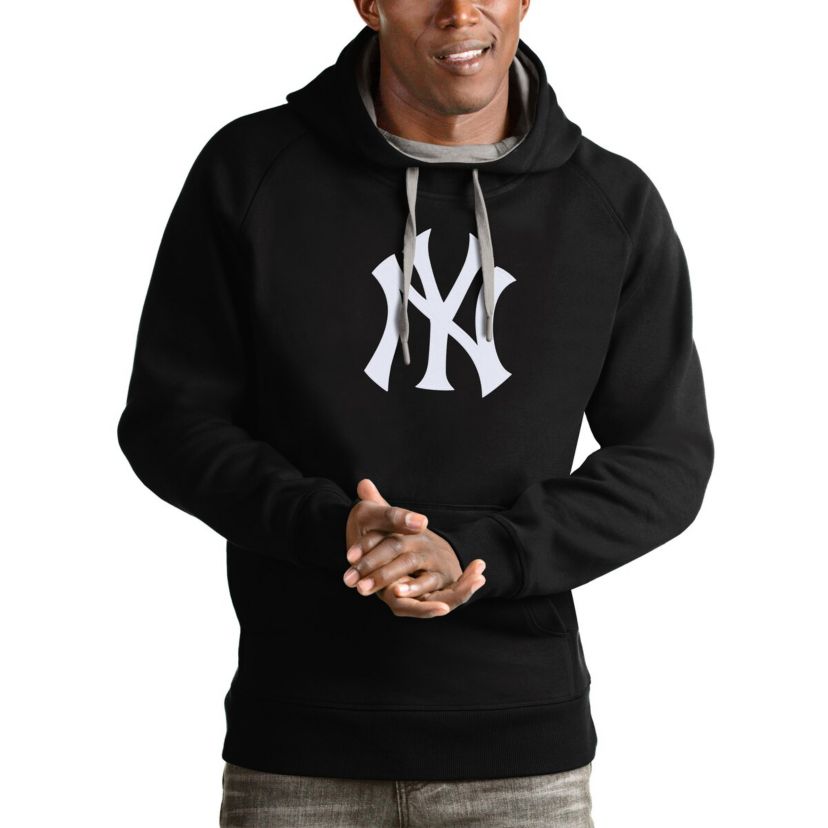 MLB New York Yankees Victory Pullover Team Logo Hoodie