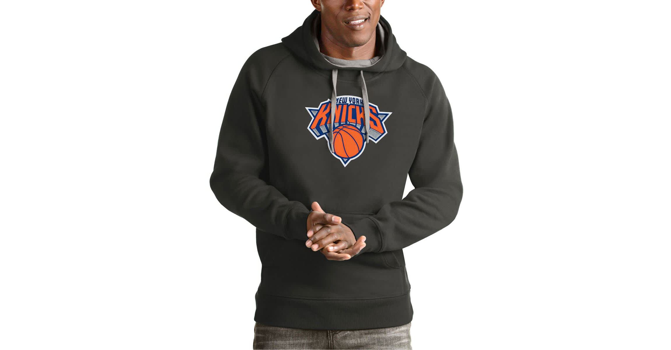 NBA New York Knicks Team Logo Victory Pullover Hoodie