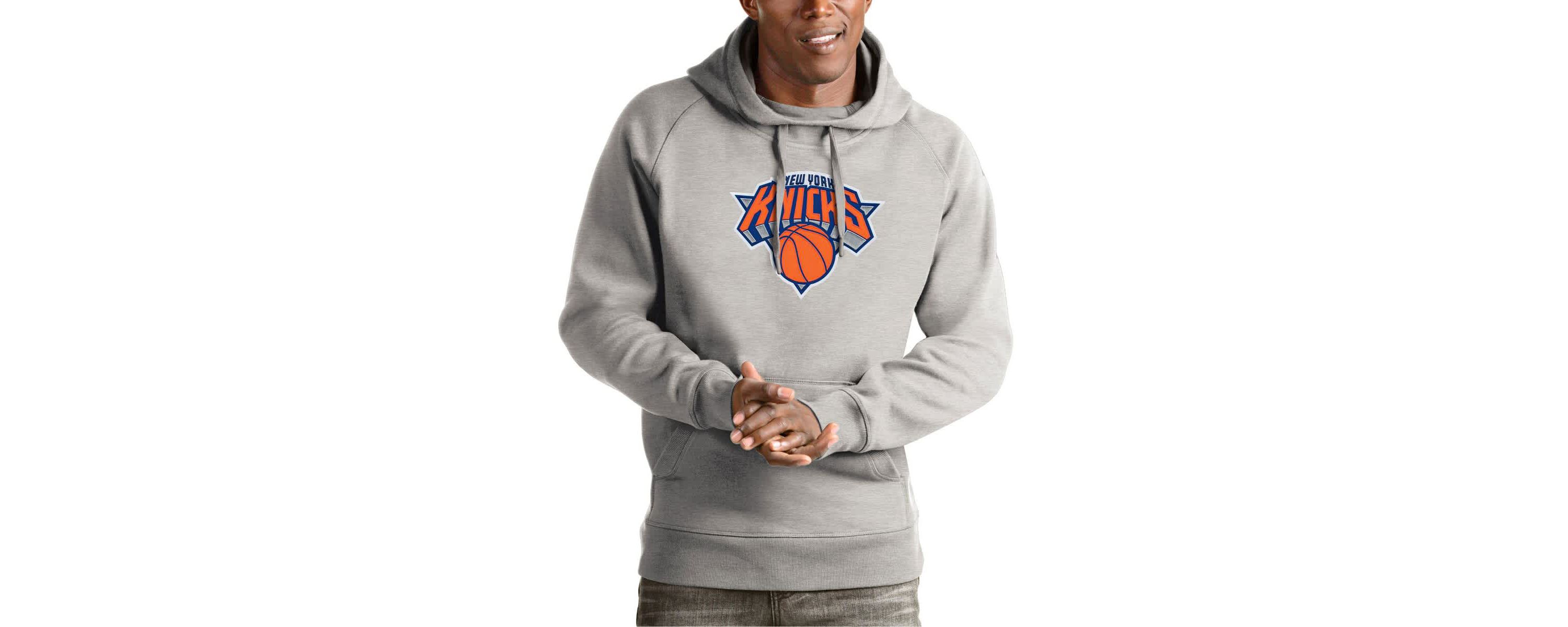 NBA New York Knicks Team Logo Victory Pullover Hoodie