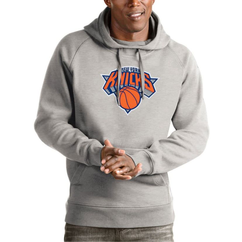 NBA New York Knicks Team Logo Victory Pullover Hoodie