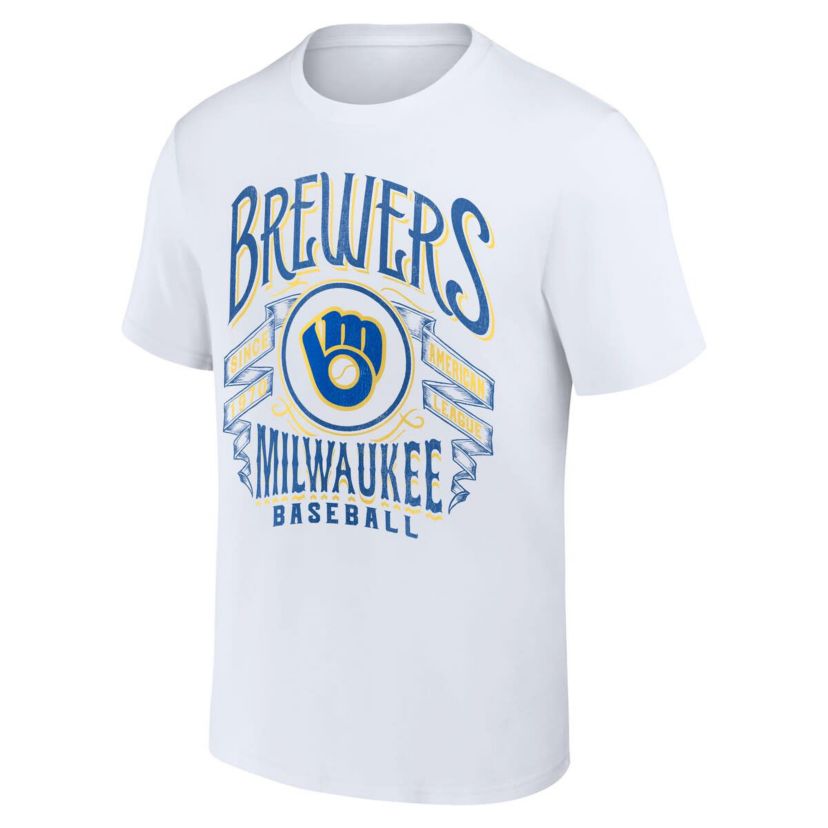 MLB Milwaukee Brewers Distressed Rock T-Shirt